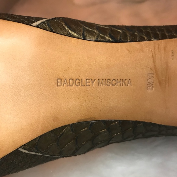 Badgley Mischka Fido Bronze Heeled Ankle Booties - Picture 4 of 8